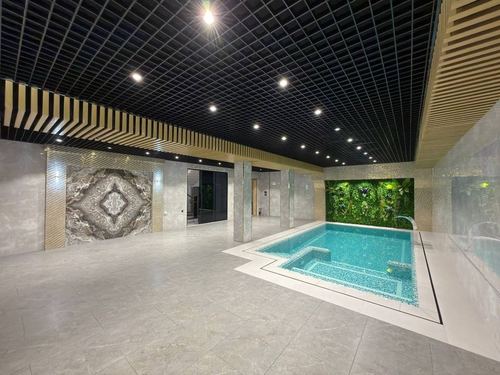 7-комнатный дом, 450 м²