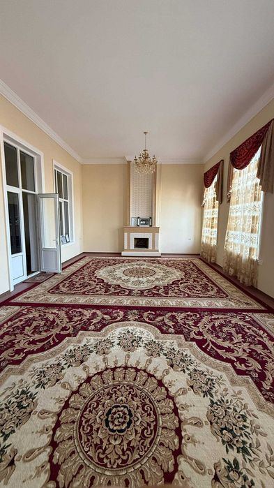 7-комнатный дом, 600 м²