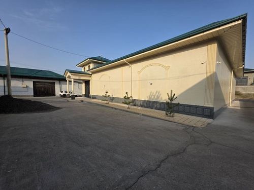 8-комнатный дом, 750 м²