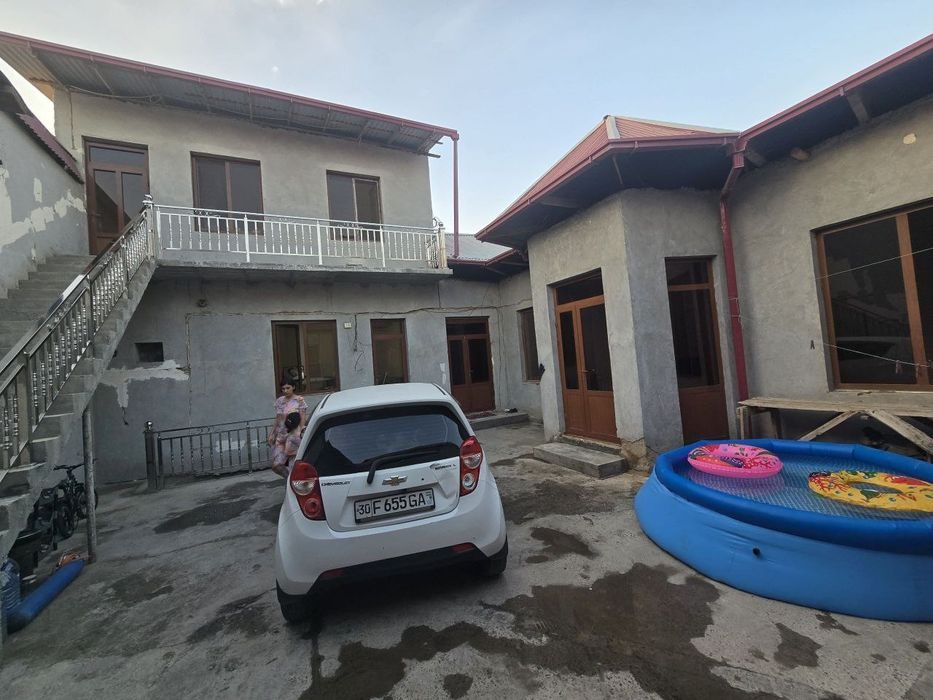 4-комнатная часть дома, 3 м², Самарканд, на продажу