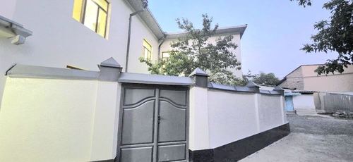 8-xonali uy, 250 m²