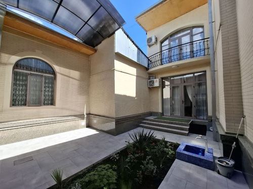 5-xonali uy, 250 m²