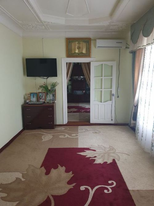 6-room house part, 400 m²