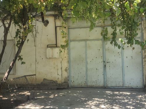 5-room house part, 8000 m²