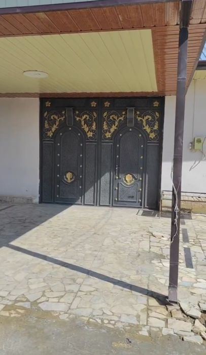 8-xonali uy, 900 m²