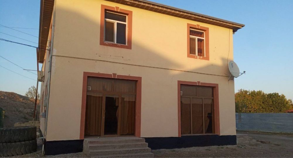 3-room cottage, 300 m², Ромитан, for sale