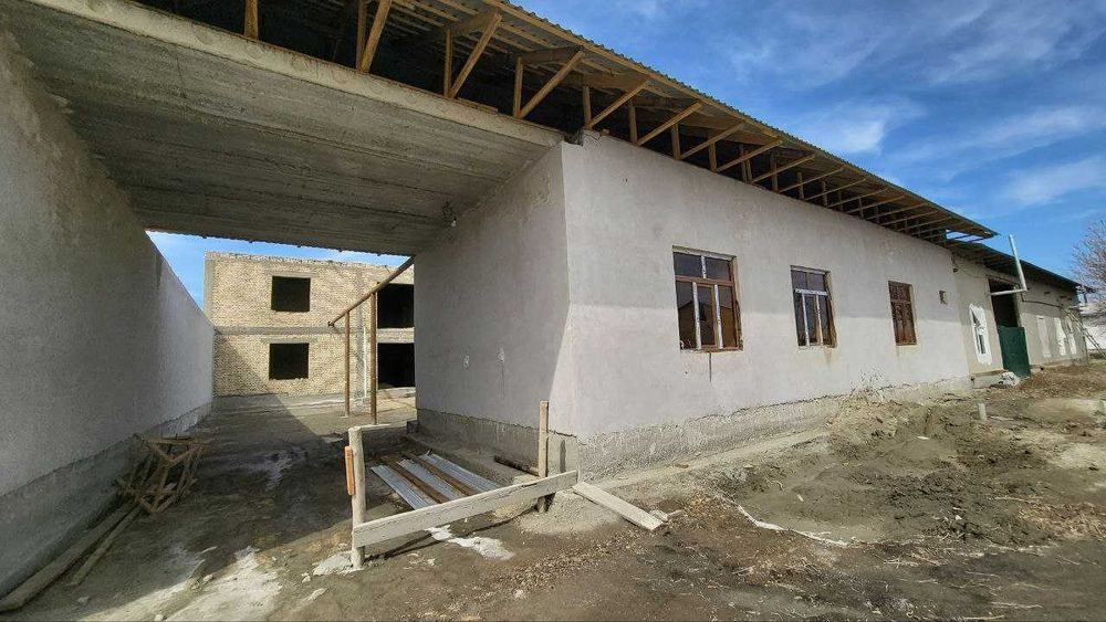 10-room house, 6000 m², Ромитан, for sale