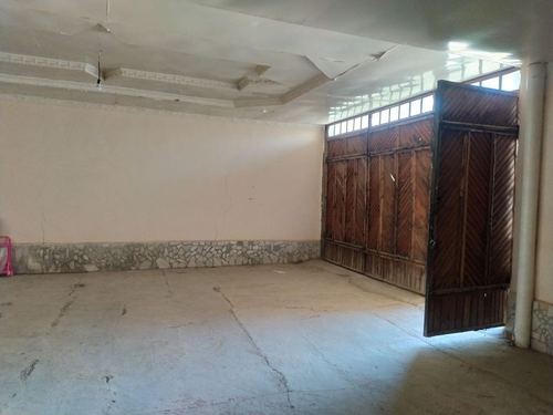 7-xonali uy, 25000 m²