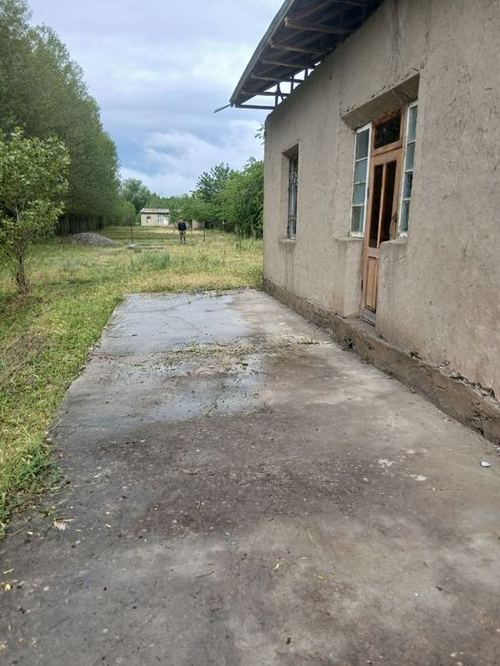 Uy sotiladi srochna