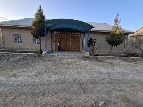 7-xonali dacha, 1300 m²