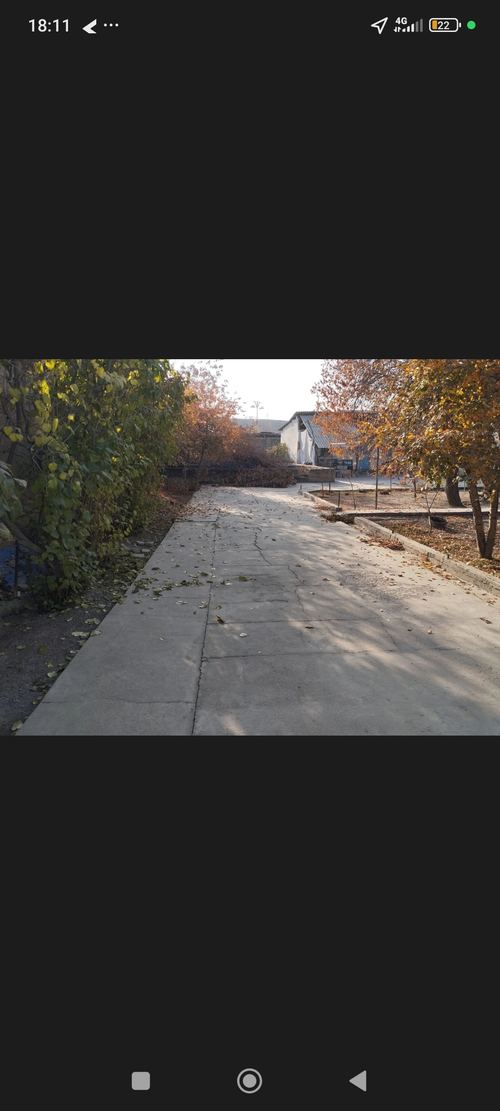 Участок - 9 соток - продаётся.