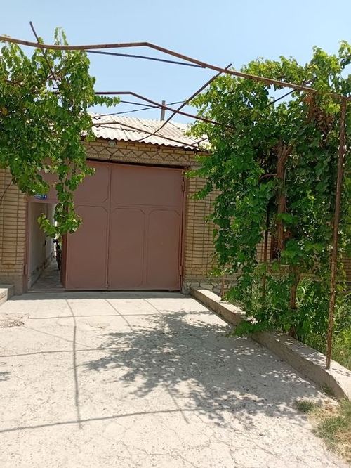 3-room house, 1800 m²