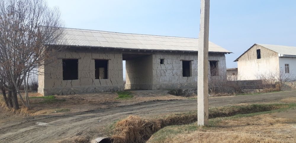 5-комнатный дом, 2069 м², Бешрабат, на продажу