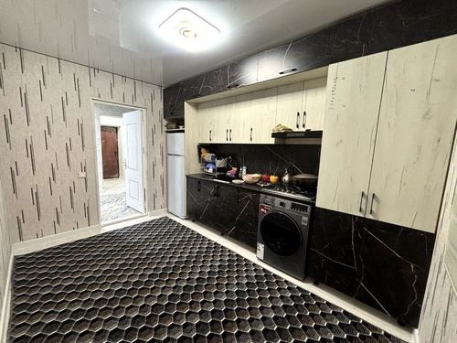 7-xonali kvartira, 150 m²