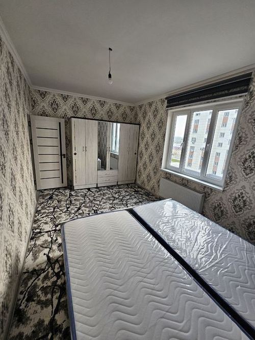 3-xonali kvartira, 90 m²