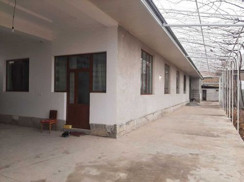 12-xonali uy, 1800 m²