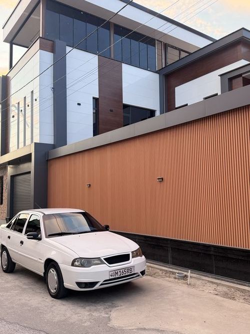 7-xonali uy, 4000 m²