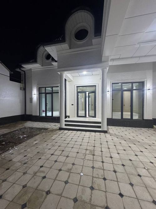 8-комнатный коттедж, 220 м²
