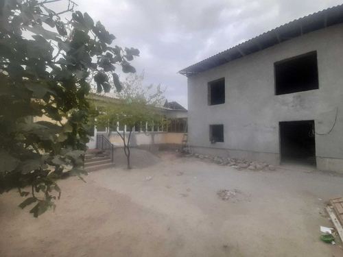 8-xonali uy, 350 m²