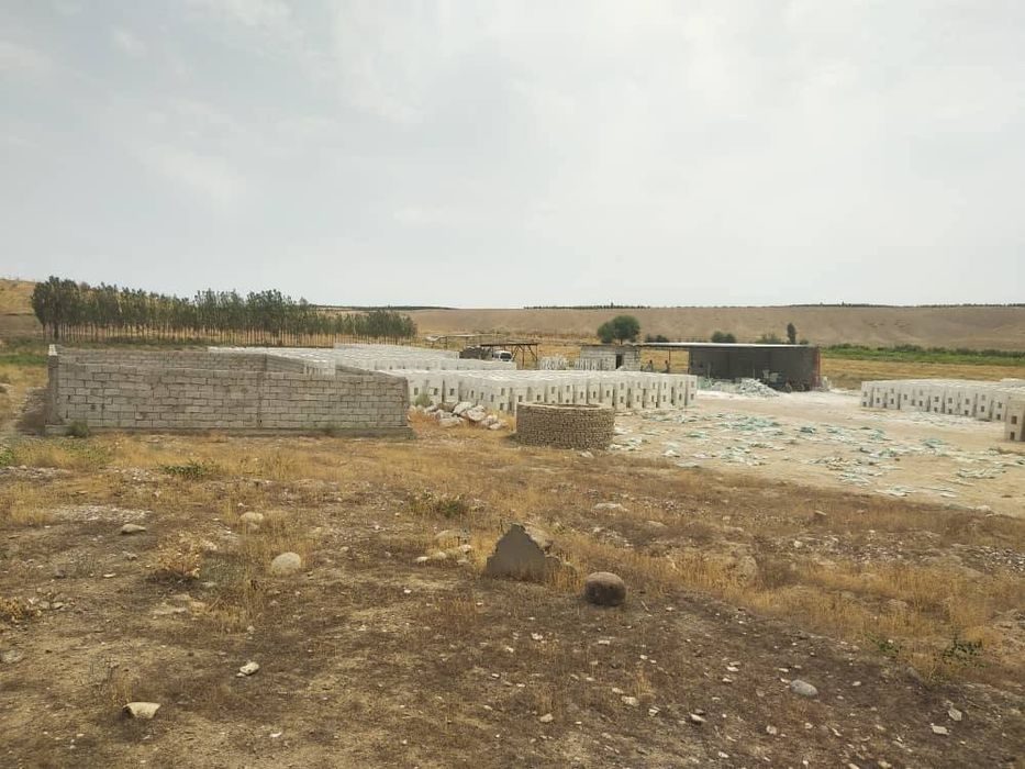Yer maydoni sotiladi