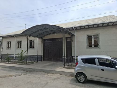 7-xonali uy, 800 m²