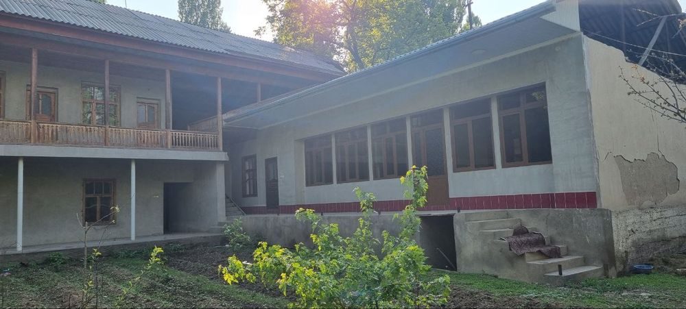 Dacha sotiladi oilaviy dam olish uchun joy