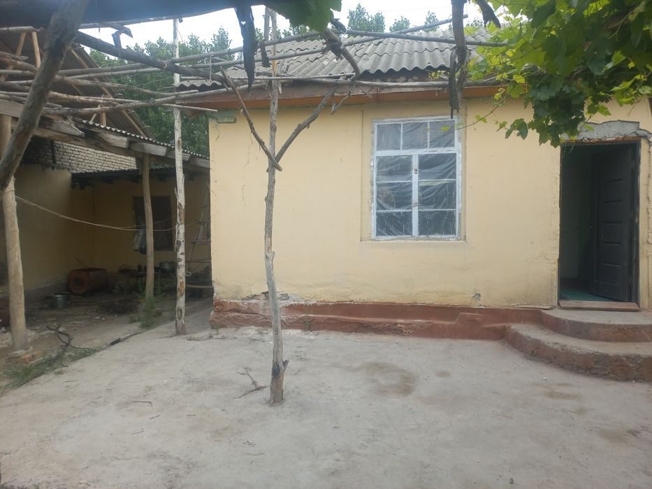 Uy sotiladi srochna