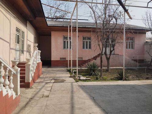 5-комнатная часть дома, 300 м²