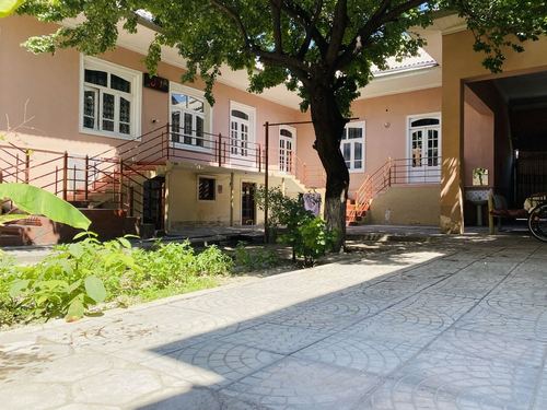 8-xonali uy, 400 m²