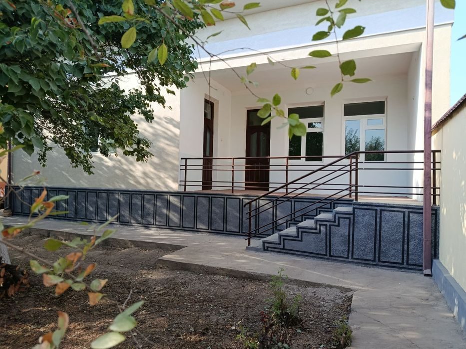 5-xonali uy, 6 m², Chortoq, sotuvga