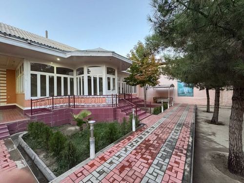 5-xonali uy, 750 m²