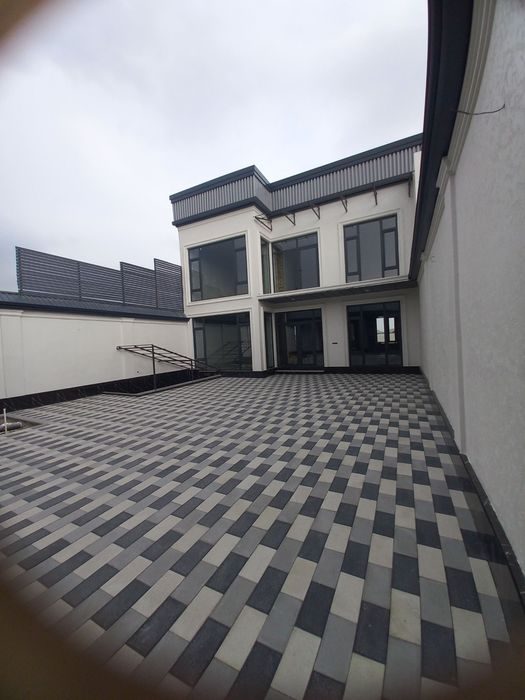 6-xonali uy, 300 m², Чуст, sotuvga