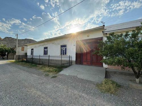 8-xonali uy, 600 m²