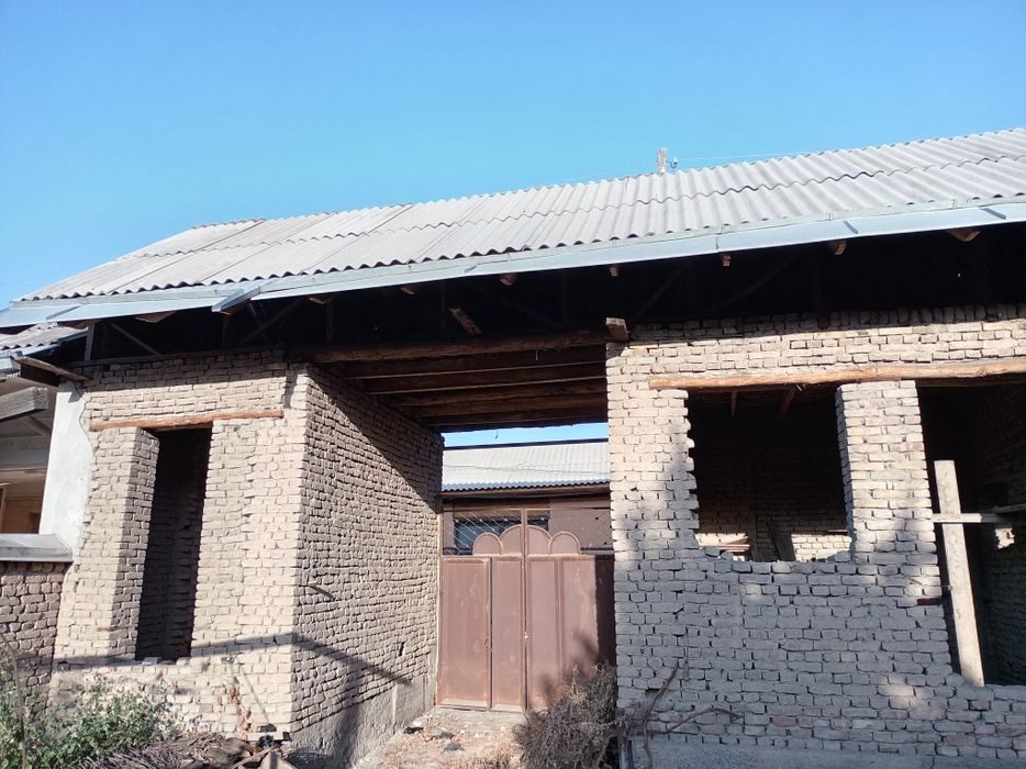 3-xonali uy, 400 m², Ахунбабаев, sotuvga