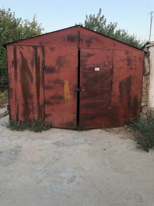 Garaj vagon sotiladi