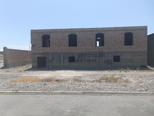 8-xonali uy, 1600 m²