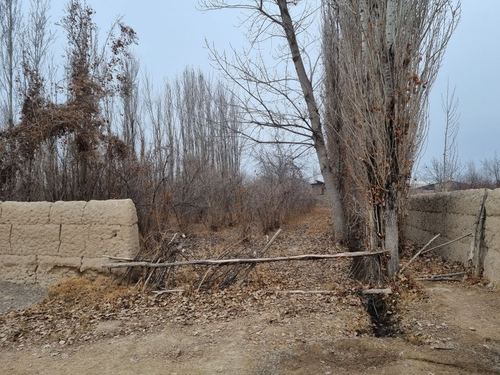 Xujjatlari tayyor 10 sotix yer uchastkasi sotiladi  tel