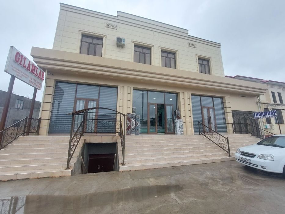 Bino sotiladi 700m² 3etaj