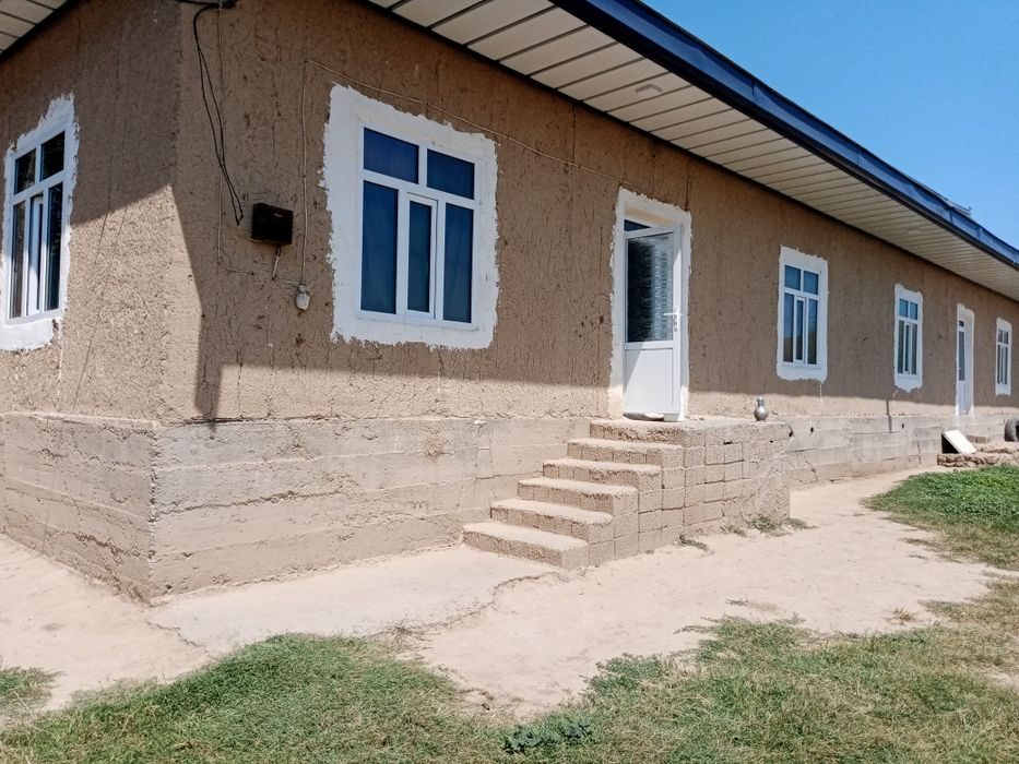 6-xonali uy, 4000 m², Заамин, sotuvga