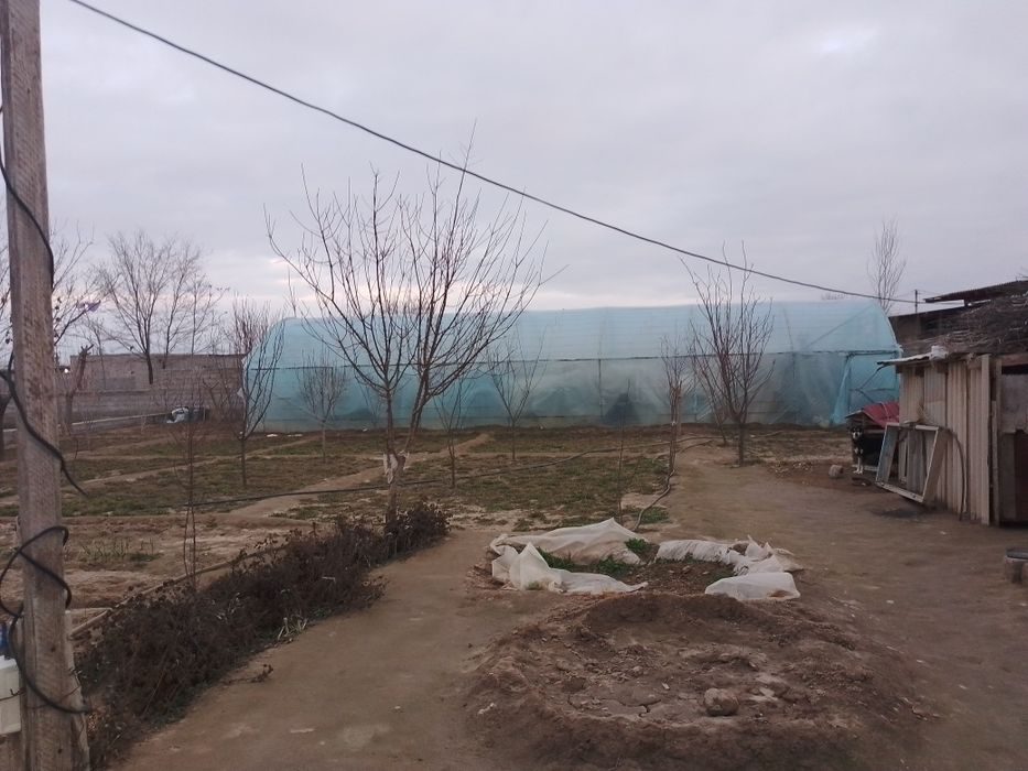 6-xonali uy, 1000 m², Учкызыл, sotuvga
