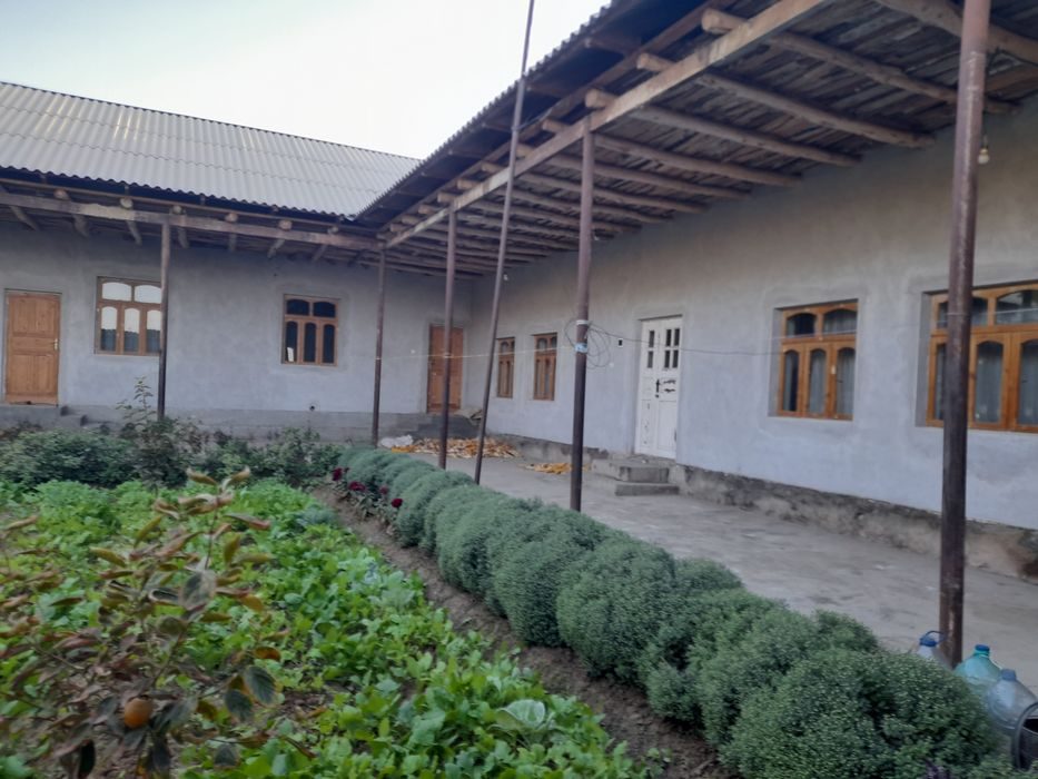 8-room house, 383 m², Бахт, for sale