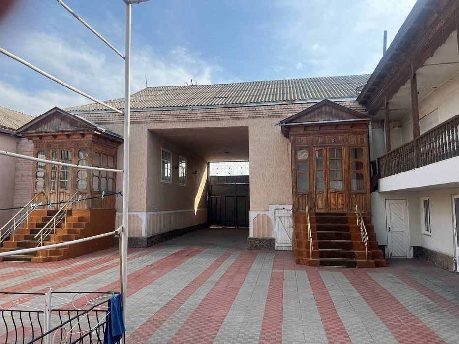 8-xonali uy, 600 m², Бахт, sotuvga