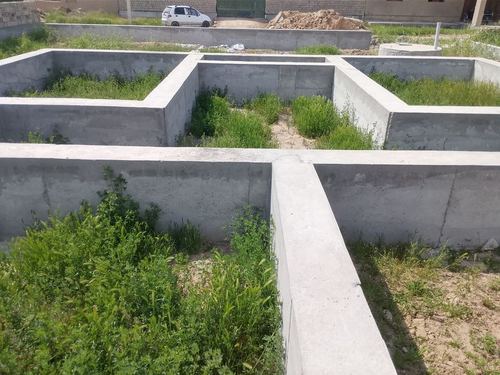 Yer sotiladi 6 sotix  narxi 200 milion sum kelishamiz