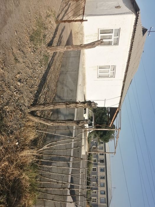 4-xonali dacha, 1100 m², Guliston, sotuvga