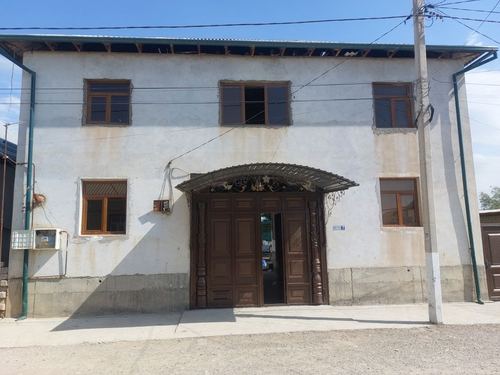 8-комнатный дом, 400 м²