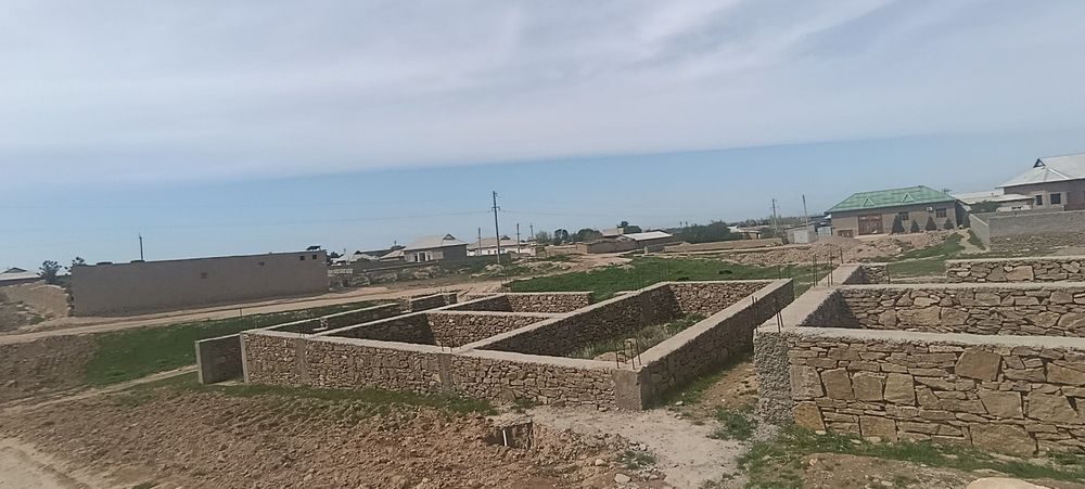 Yer sotiladi fundament bilan