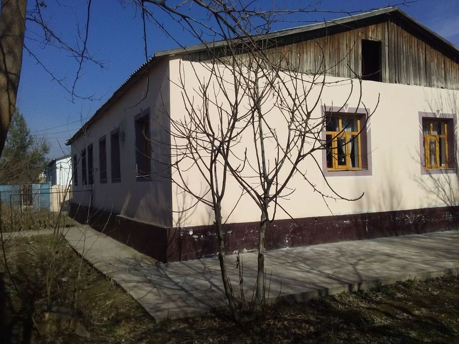 8-room cottage, 100 m², Gulistan, for sale