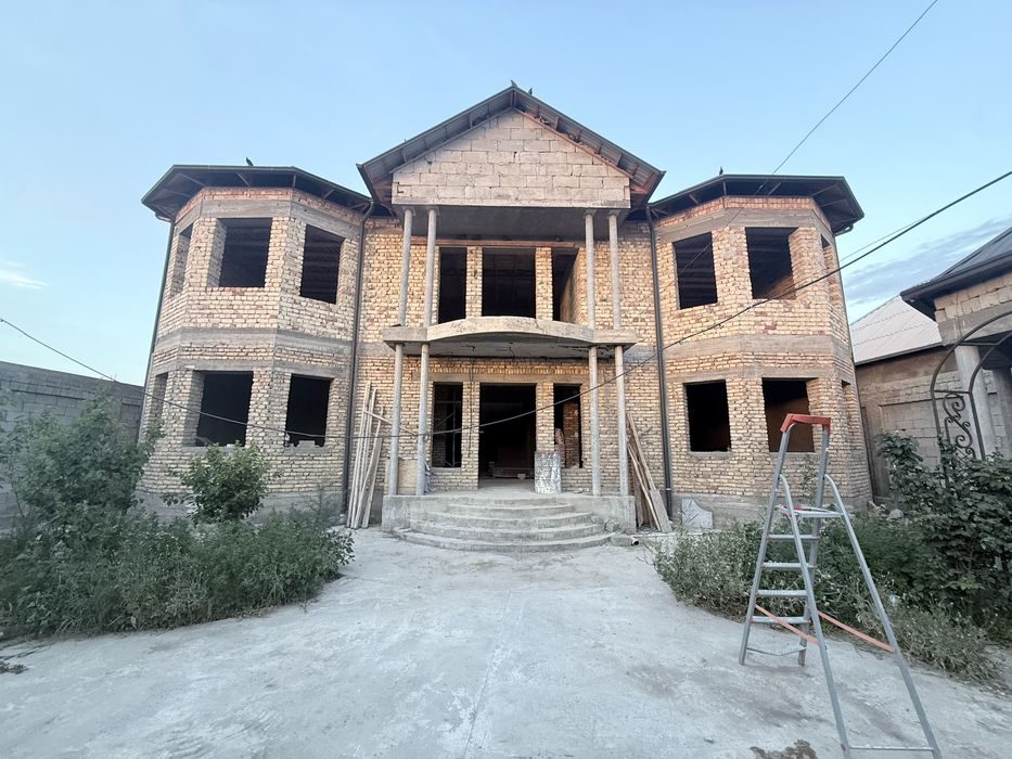 9-room house, 6.4 m², Gulistan, for sale
