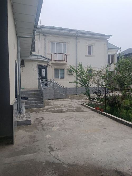 16-xonali uy qismi, 160 m²