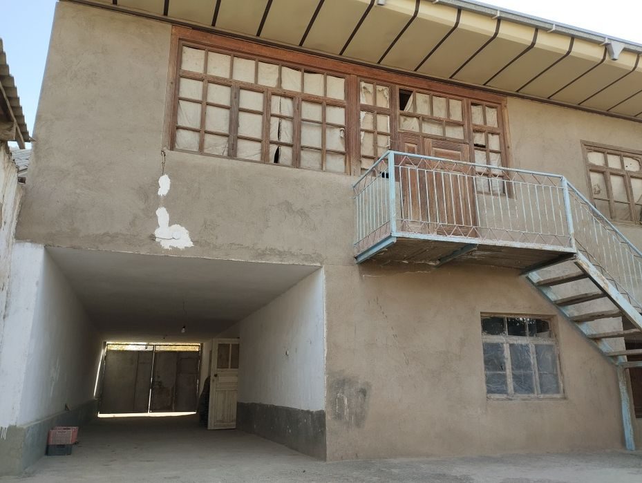 8-room house, 6 m², Камаши, for sale